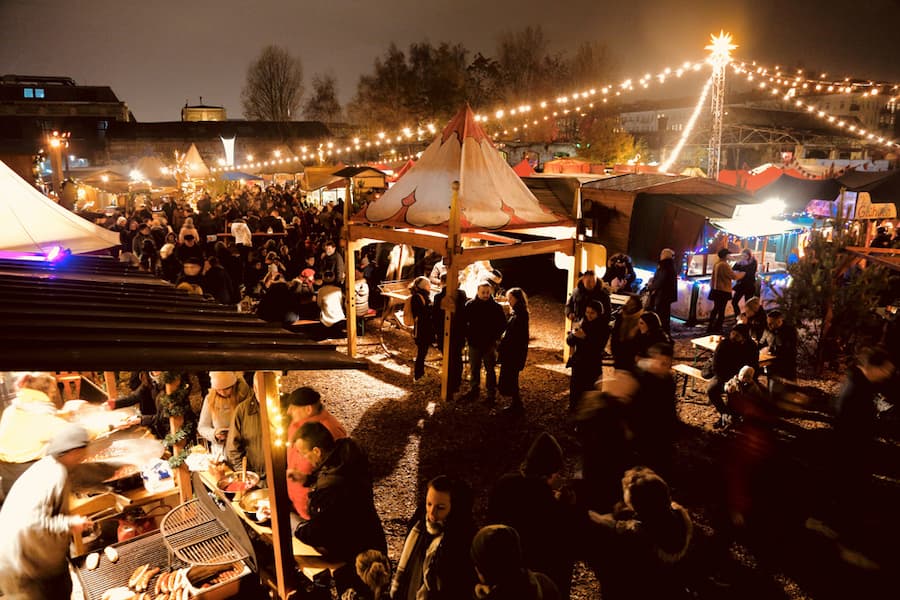 Berliner Weihnachtsmarkt auf dem RAW-Gelände