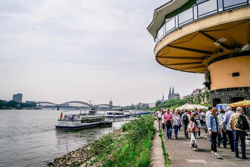 Promenadenfest am Rheinufer